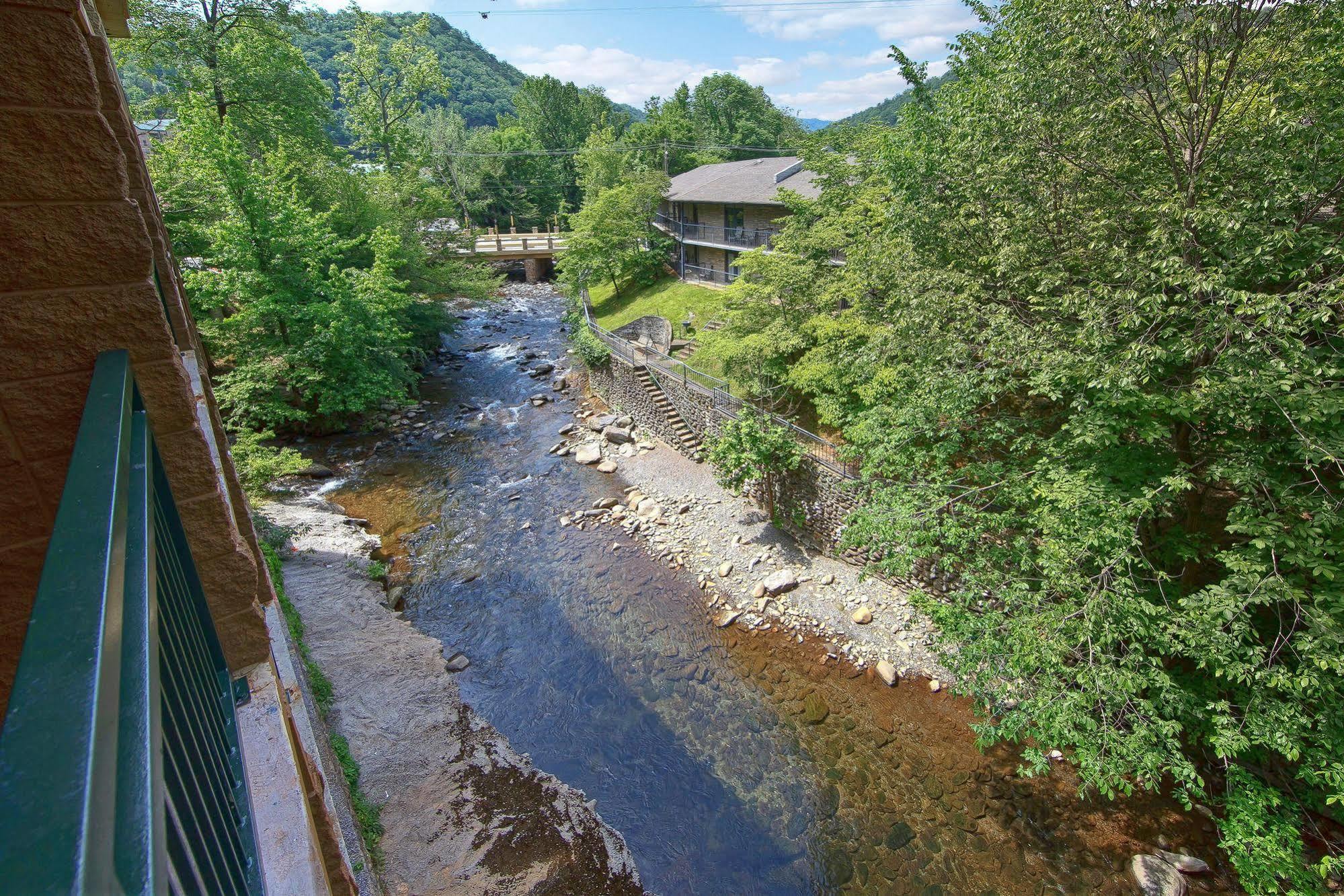 Old Creek Lodge Гетлинбург Екстериор снимка