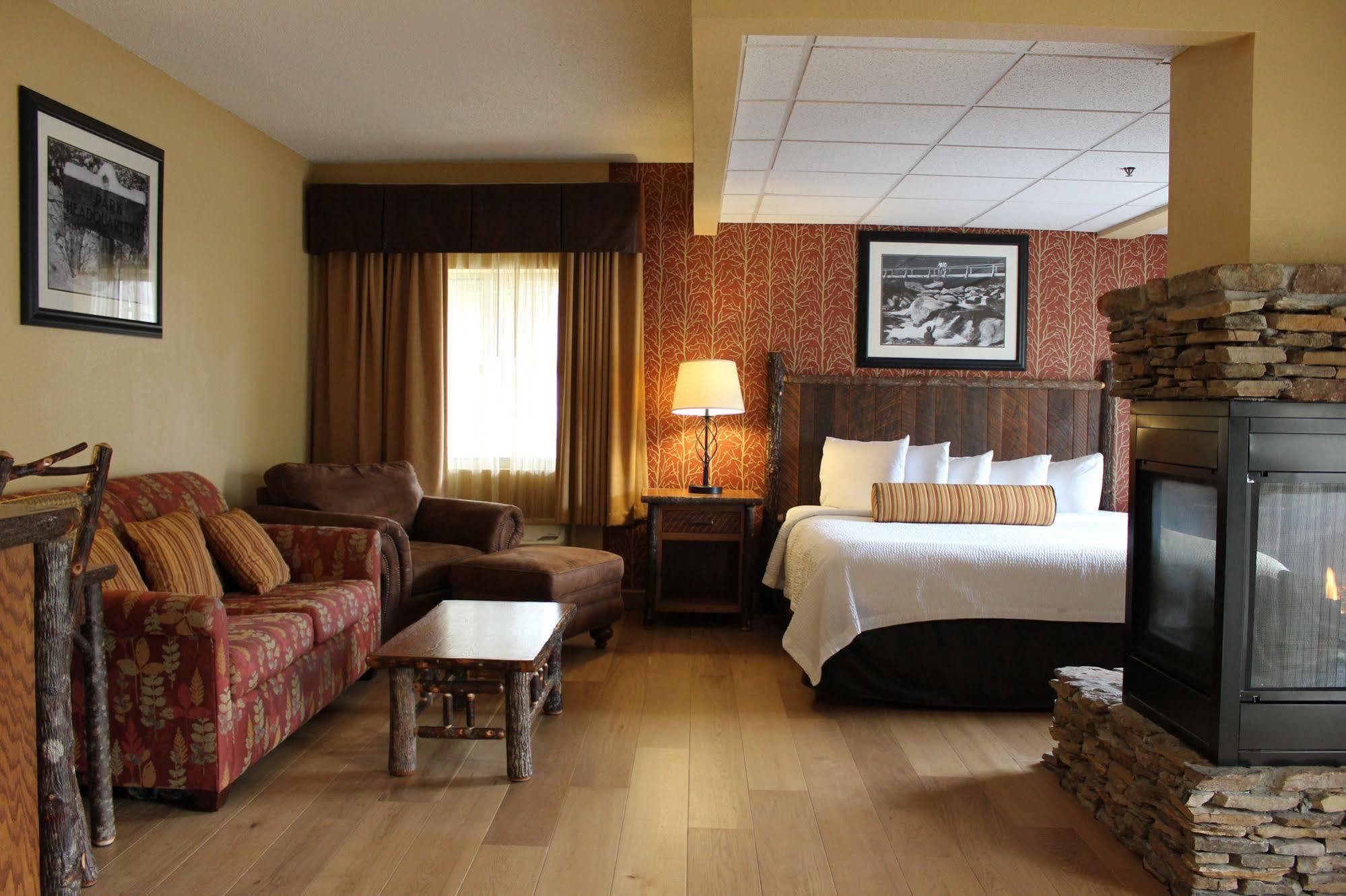 Old Creek Lodge Гетлинбург Екстериор снимка